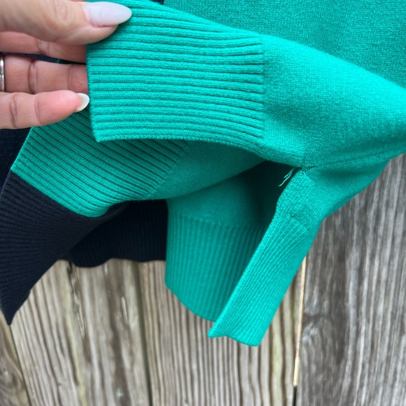 AVA Black Green Crewneck Heart Sweater Women’s Medium - Picture 8 of 11